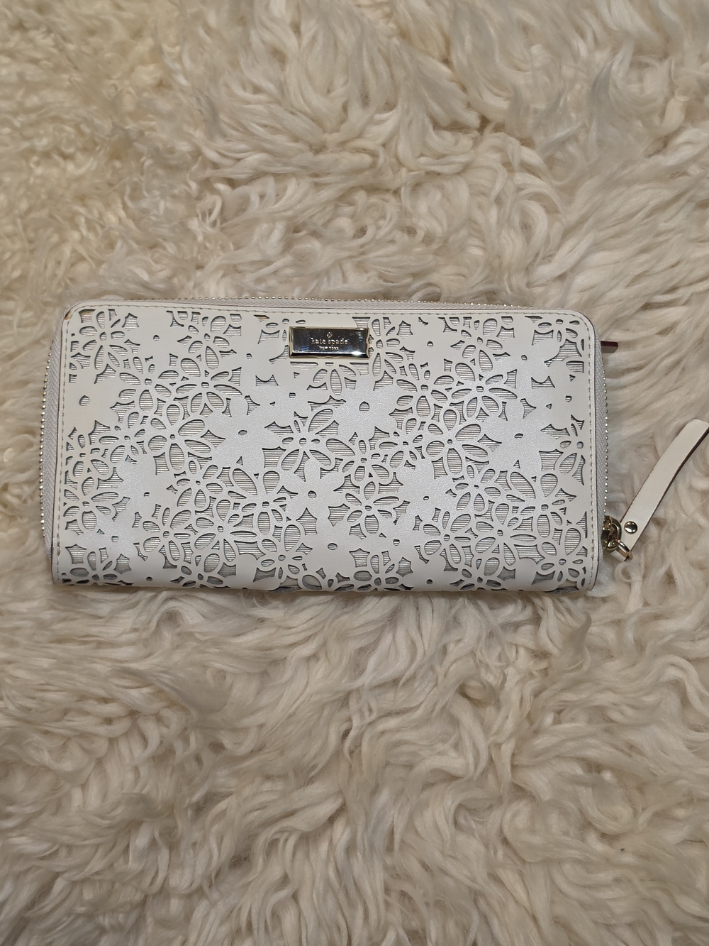 RARE Kate Spade White Laser-Cut Floral Zip Wallet
